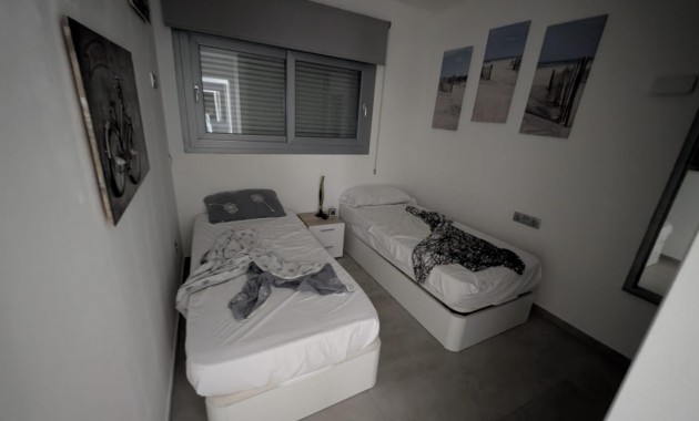 Sale - Apartment / flat -
Torrevieja - La veleta
