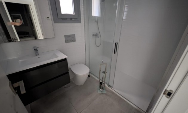 Sale - Apartment / flat -
Torrevieja - La veleta