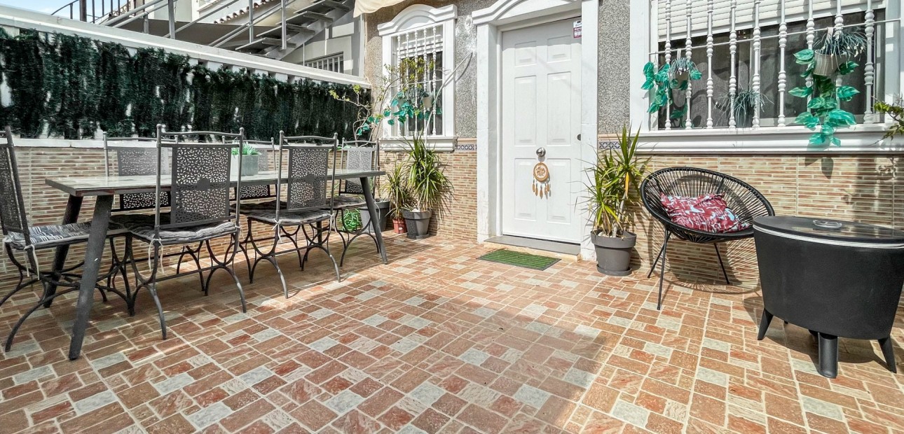 Sale - Bungalow -
Torrevieja - La Siesta - El Salado -  Torreta