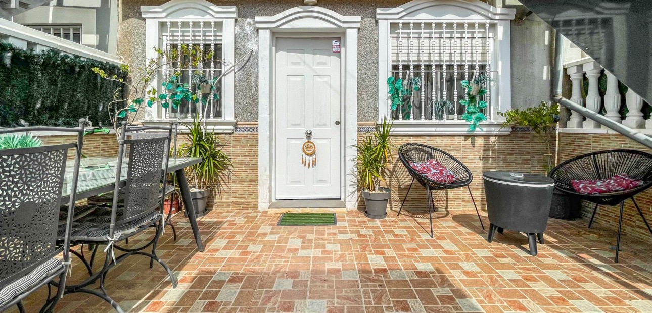 Sale - Bungalow -
Torrevieja - La Siesta - El Salado -  Torreta