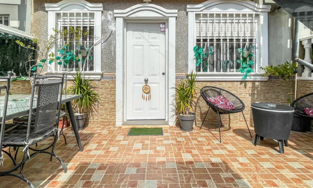 Sale - Bungalow -
Torrevieja - La Siesta - El Salado -  Torreta