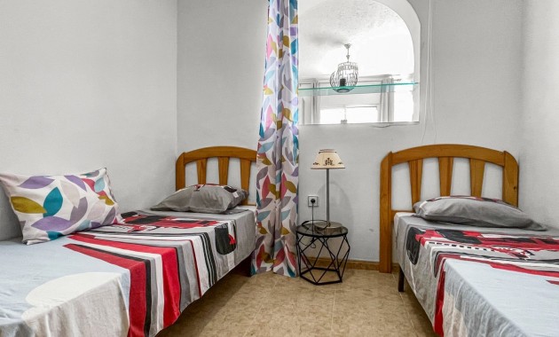 Sale - Bungalow -
Torrevieja - La Siesta - El Salado -  Torreta