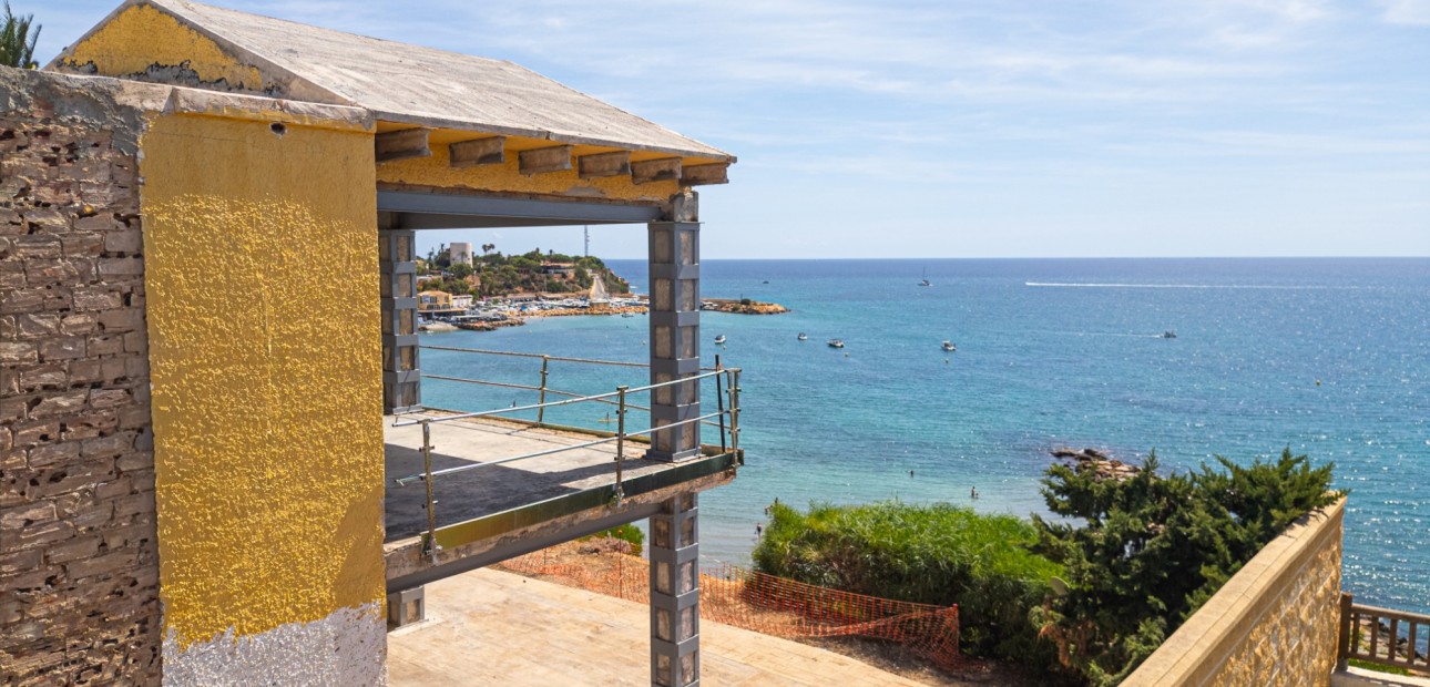 Sale - Villa / House -
Orihuela Costa - Cabo Roig