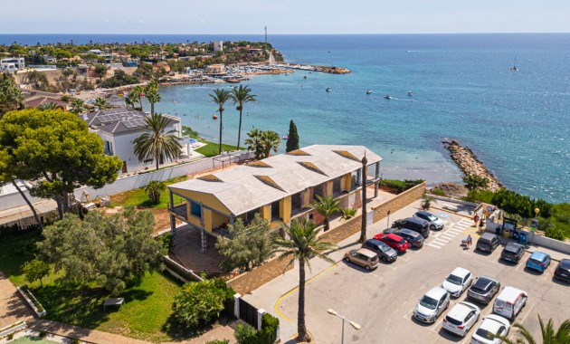 Sale - Villa / House -
Orihuela Costa - Cabo Roig