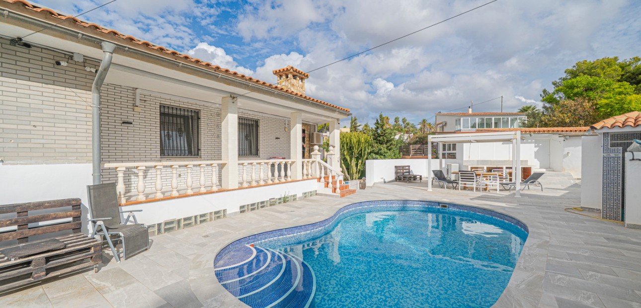 Sale - Detached Villa -
la Nucia - Panorama
