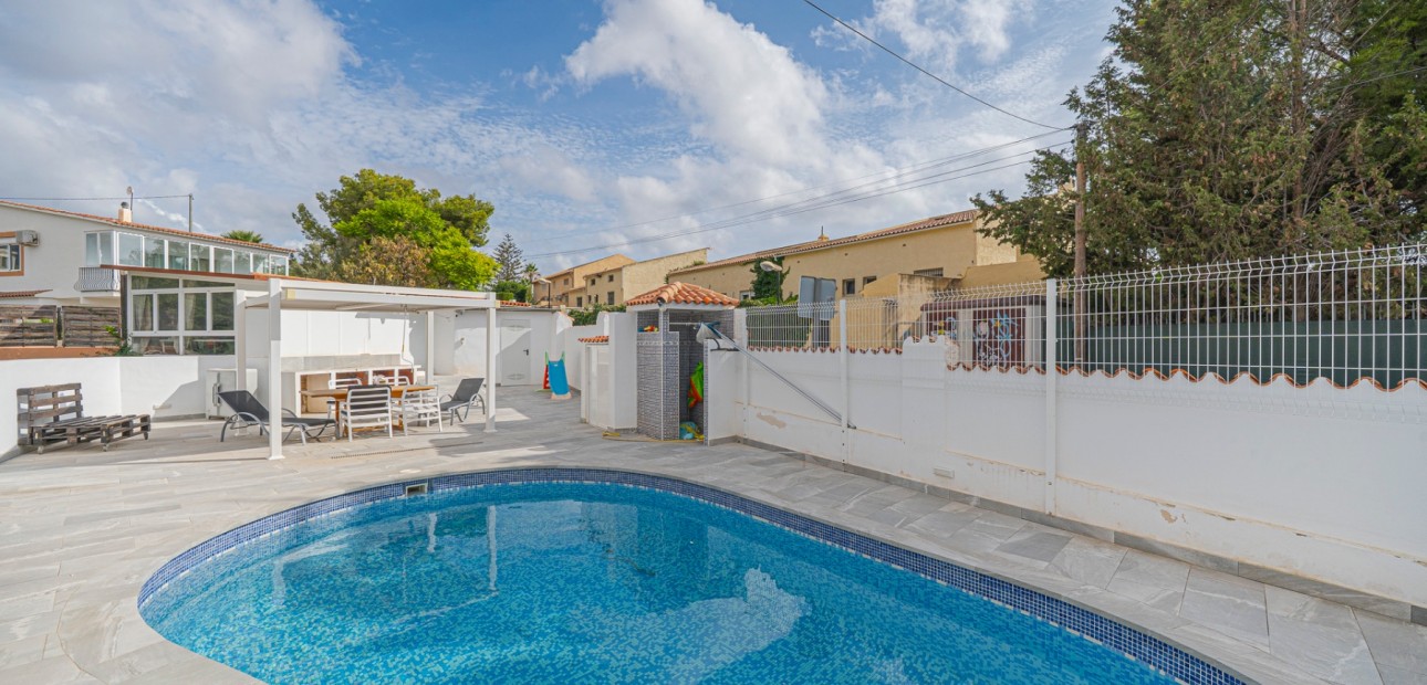 Sale - Detached Villa -
la Nucia - Panorama