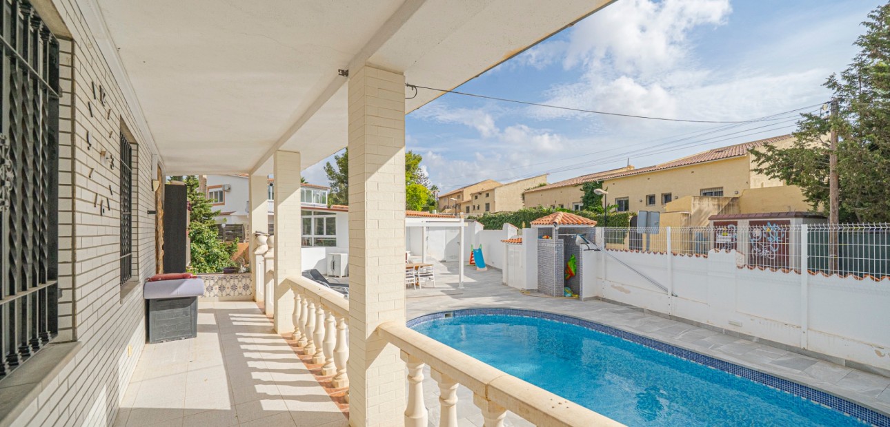 Sale - Detached Villa -
la Nucia - Panorama
