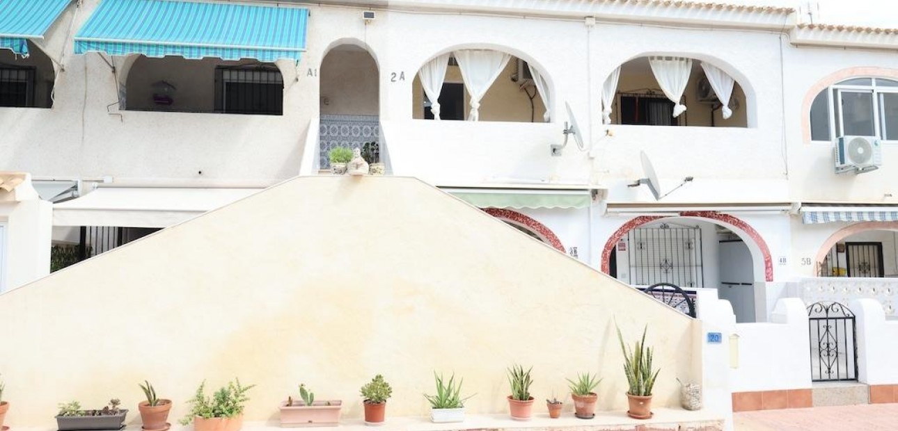 Venta - Bungalow -
Orihuela Costa - Campoamor