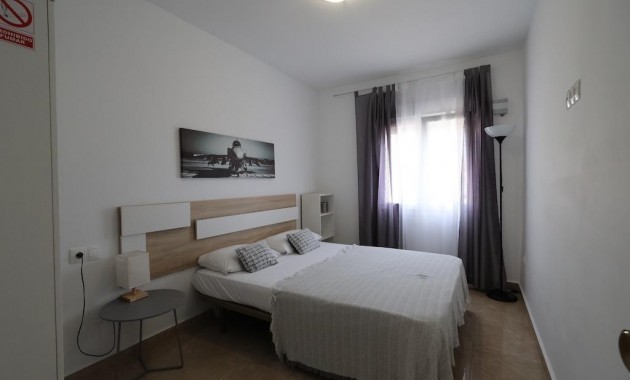 Venta - Bungalow -
Orihuela Costa - Campoamor