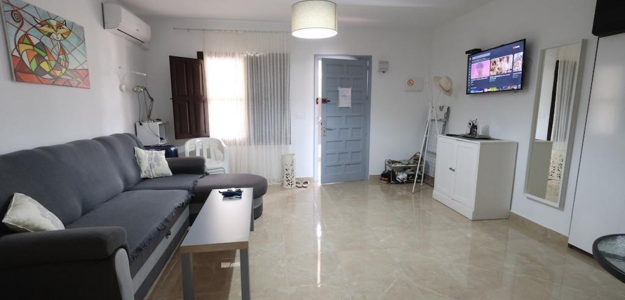 Venta - Bungalow -
Orihuela Costa - Campoamor