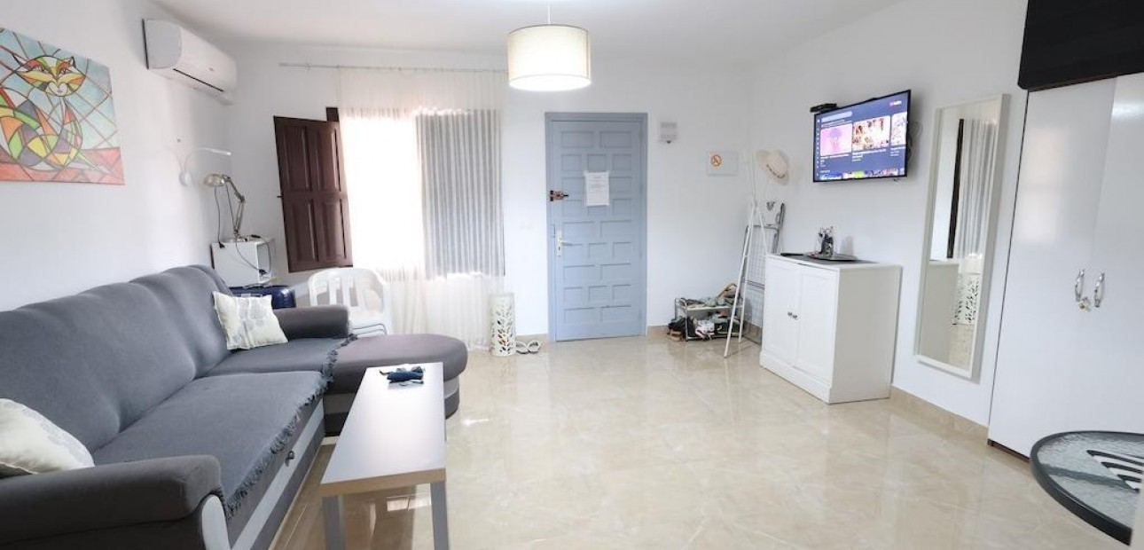 Venta - Bungalow -
Orihuela Costa - Campoamor