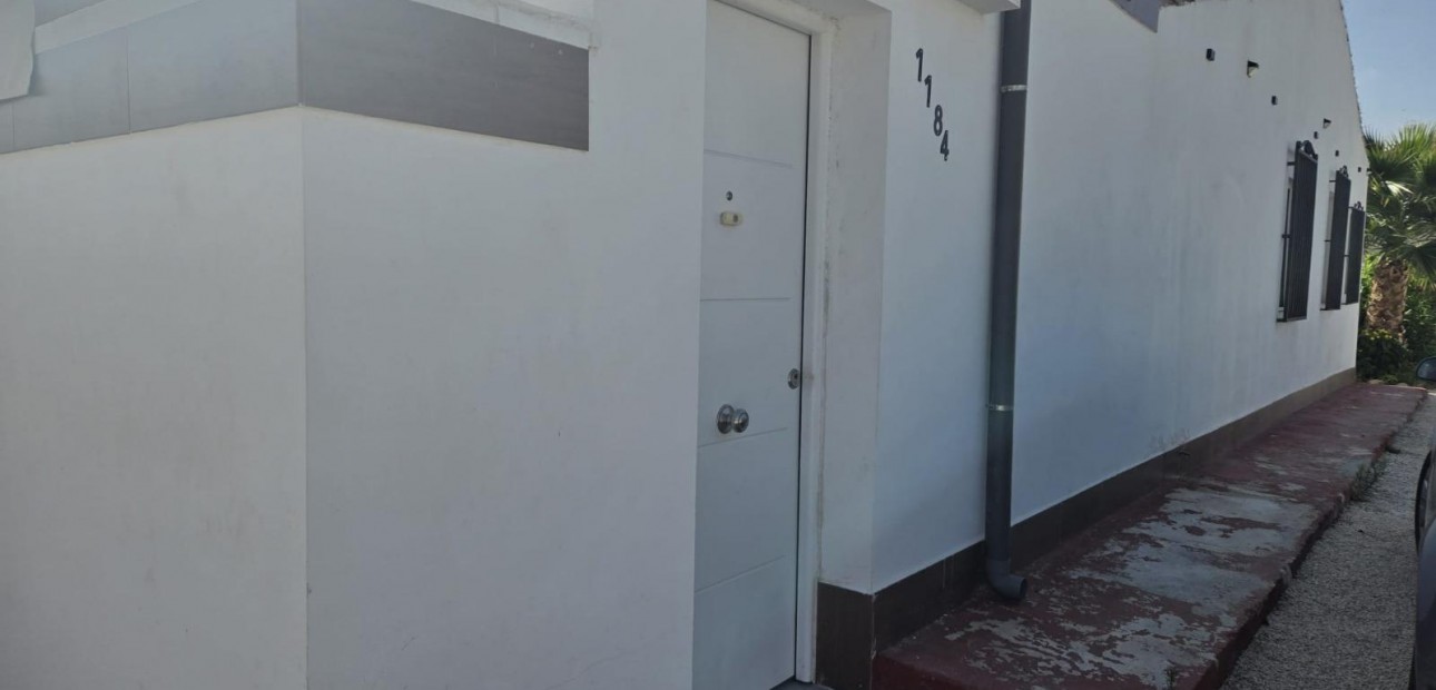 Venta - Bungalow -
Torrevieja - Los Balcones - Los Altos del Edén