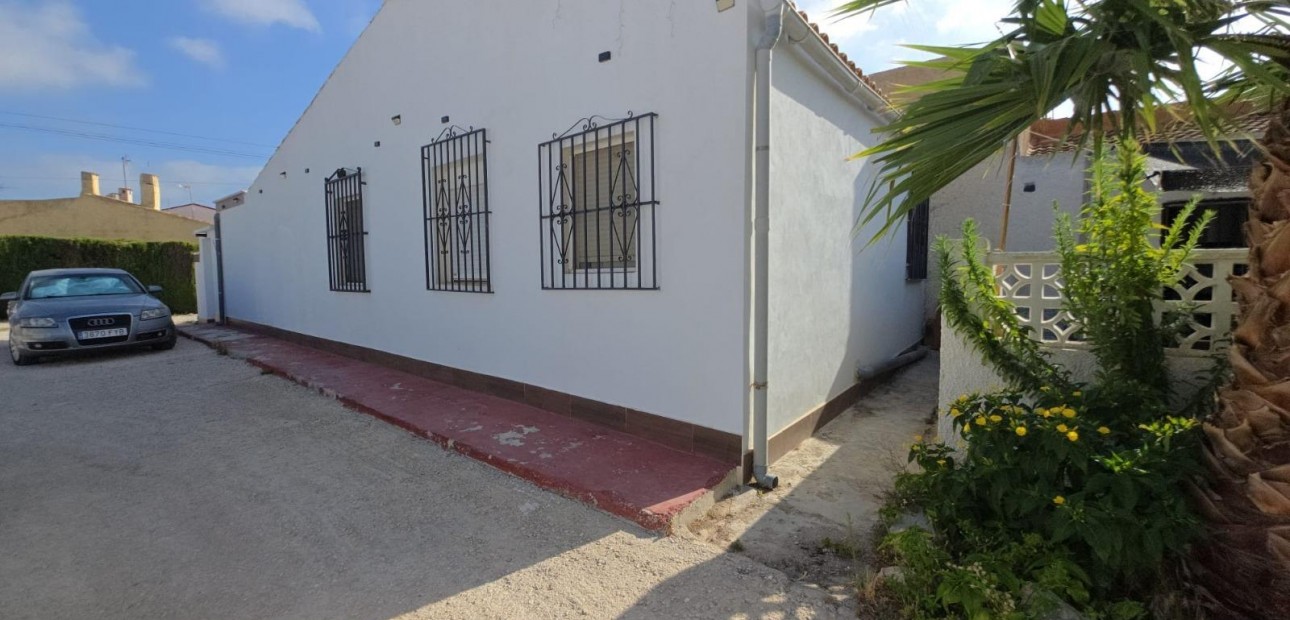 Venta - Bungalow -
Torrevieja - Los Balcones - Los Altos del Edén