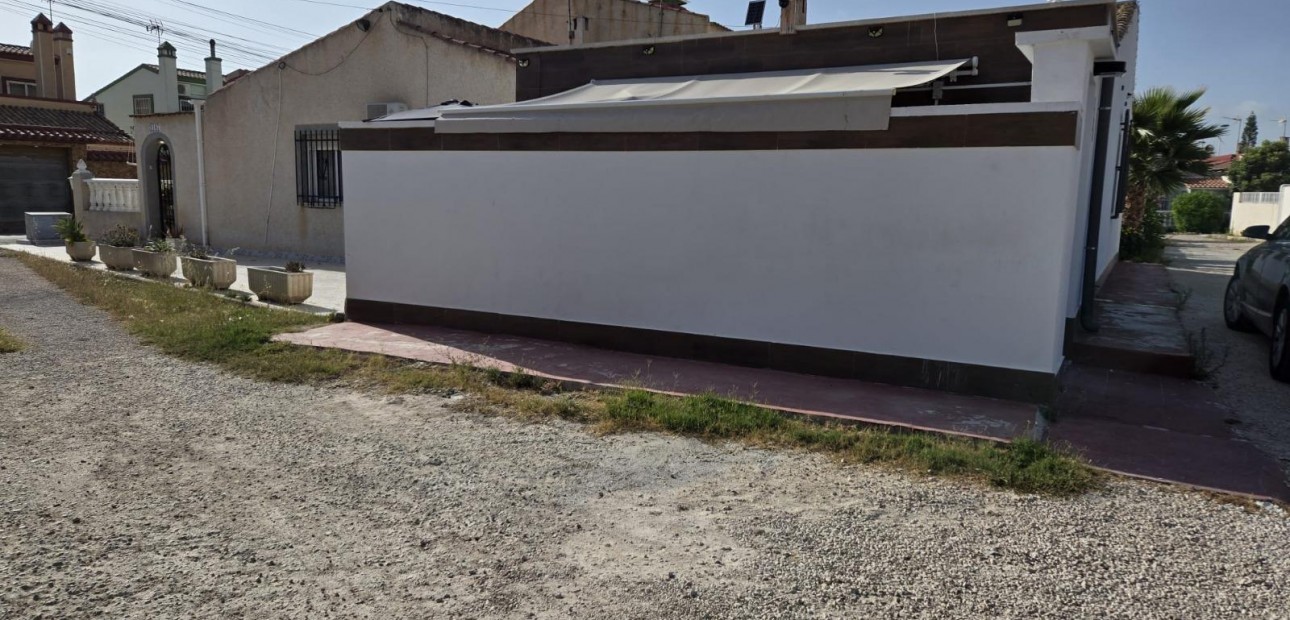 Venta - Bungalow -
Torrevieja - Los Balcones - Los Altos del Edén