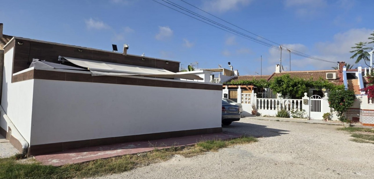 Venta - Bungalow -
Torrevieja - Los Balcones - Los Altos del Edén