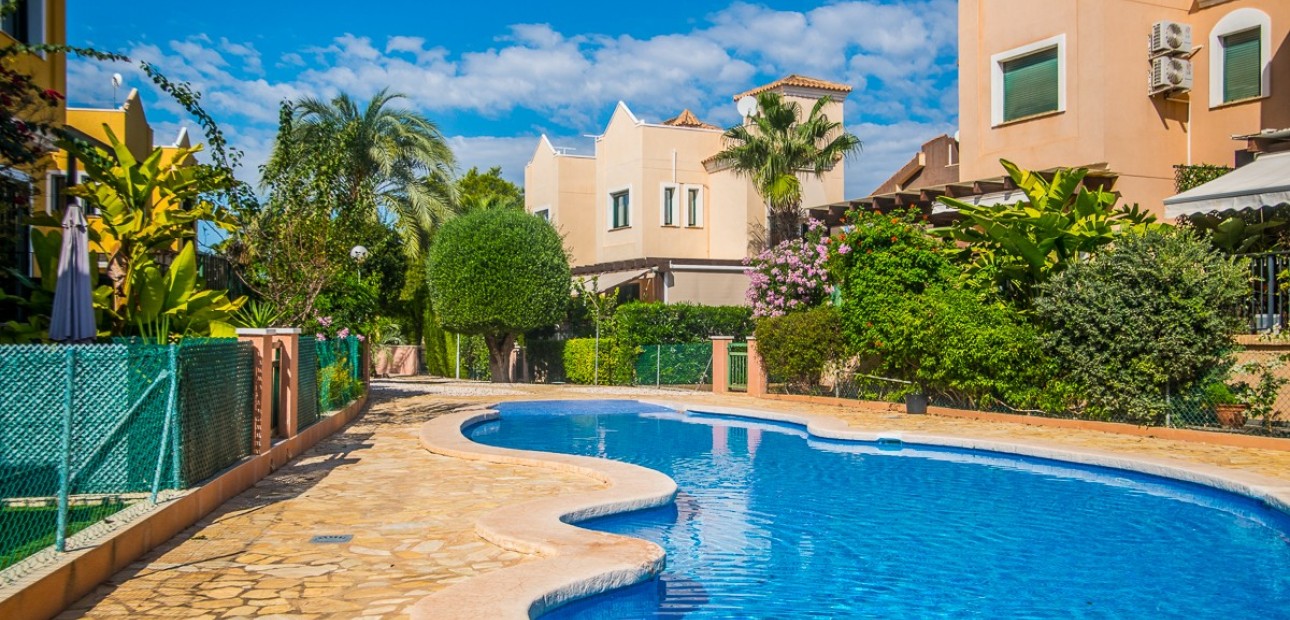 Sale - House -
Torrevieja - LOS BALCONES - LOS ALTOS
