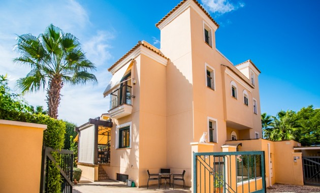 Sale - House -
Torrevieja - LOS BALCONES - LOS ALTOS