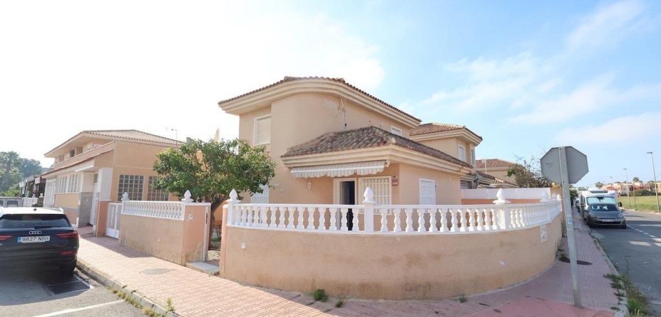 Venta - Villa -
Torrevieja - Los Balcones - Los Altos del Edén