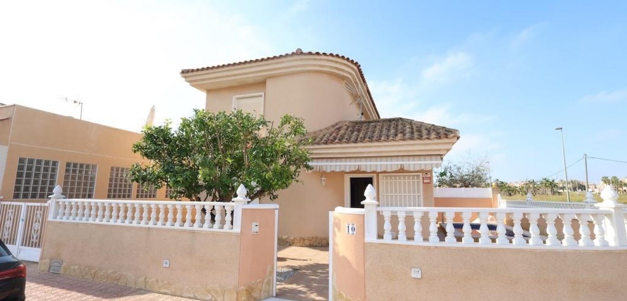 Venta - Villa -
Torrevieja - Los Balcones - Los Altos del Edén