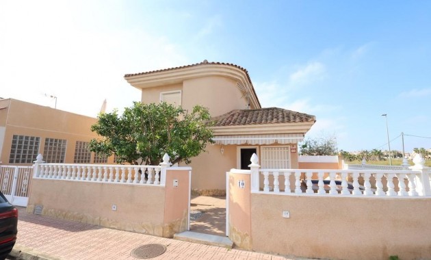 Venta - Villa -
Torrevieja - Los Balcones - Los Altos del Edén