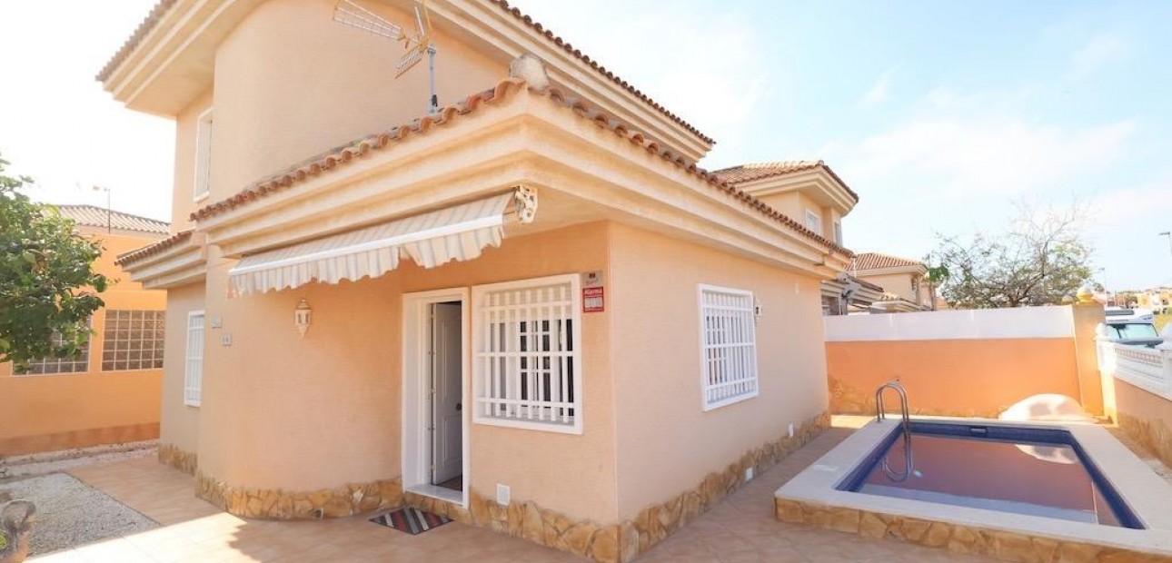 Venta - Villa -
Torrevieja - Los Balcones - Los Altos del Edén