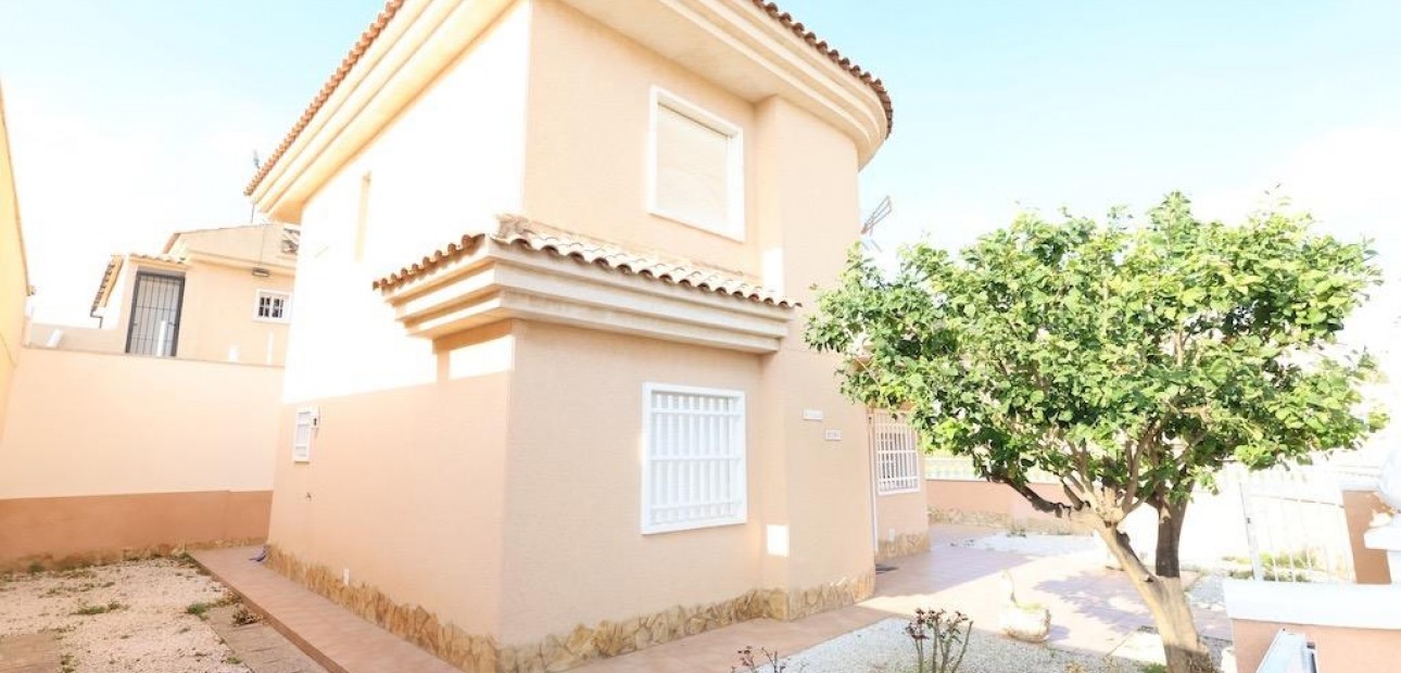 Venta - Villa -
Torrevieja - Los Balcones - Los Altos del Edén