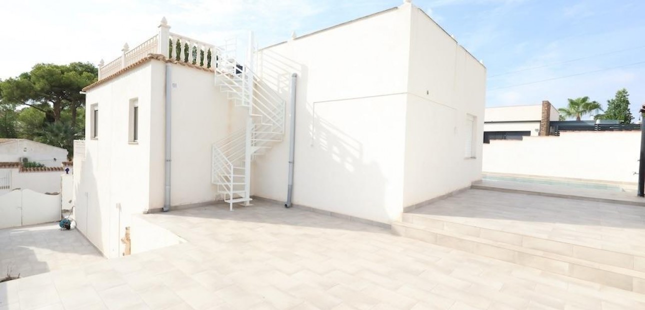 Venta - Villa -
Torrevieja - Los Balcones - Los Altos del Edén