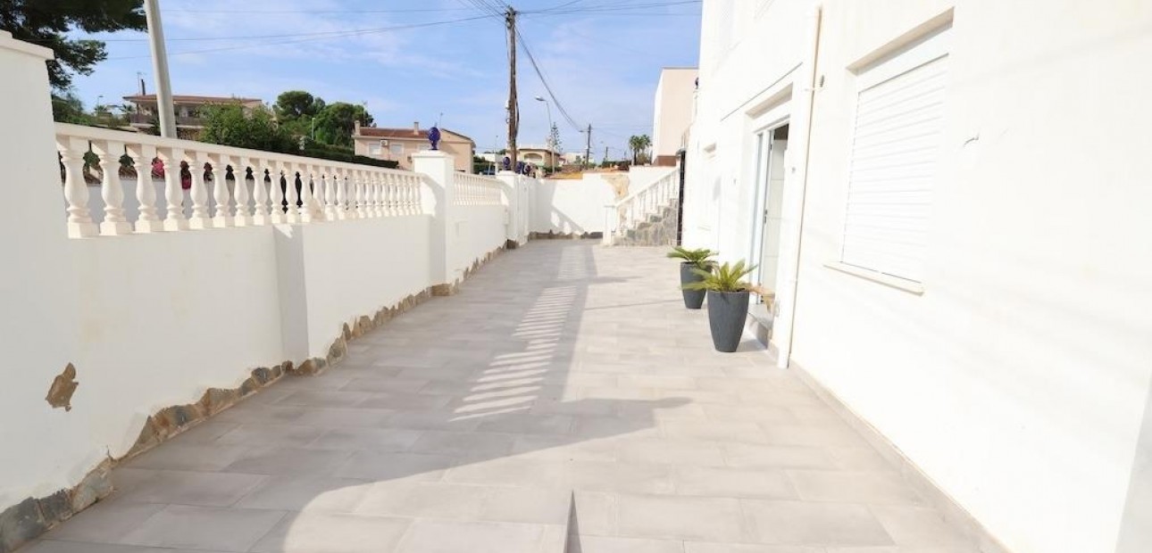 Venta - Villa -
Torrevieja - Los Balcones - Los Altos del Edén