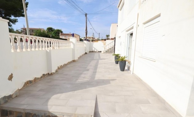 Venta - Villa -
Torrevieja - Los Balcones - Los Altos del Edén