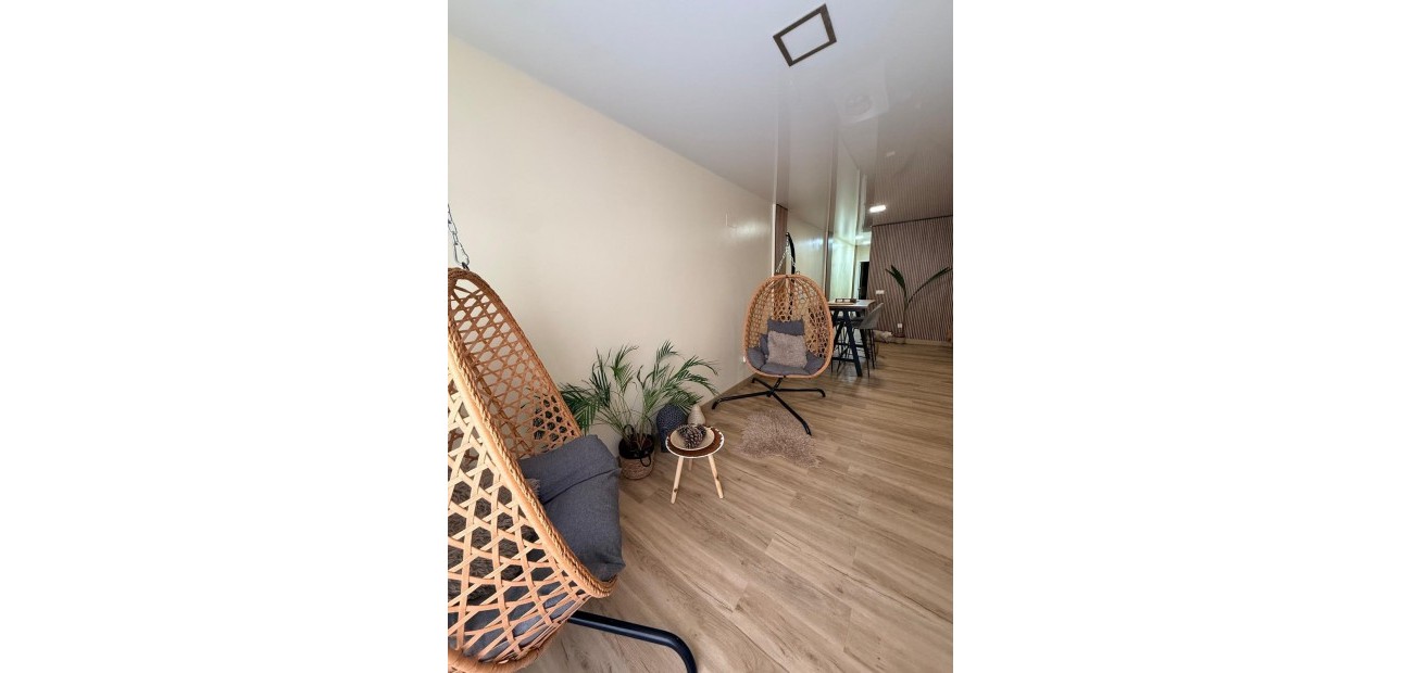 Sale - Apartment / flat -
Torrevieja - torrevieja