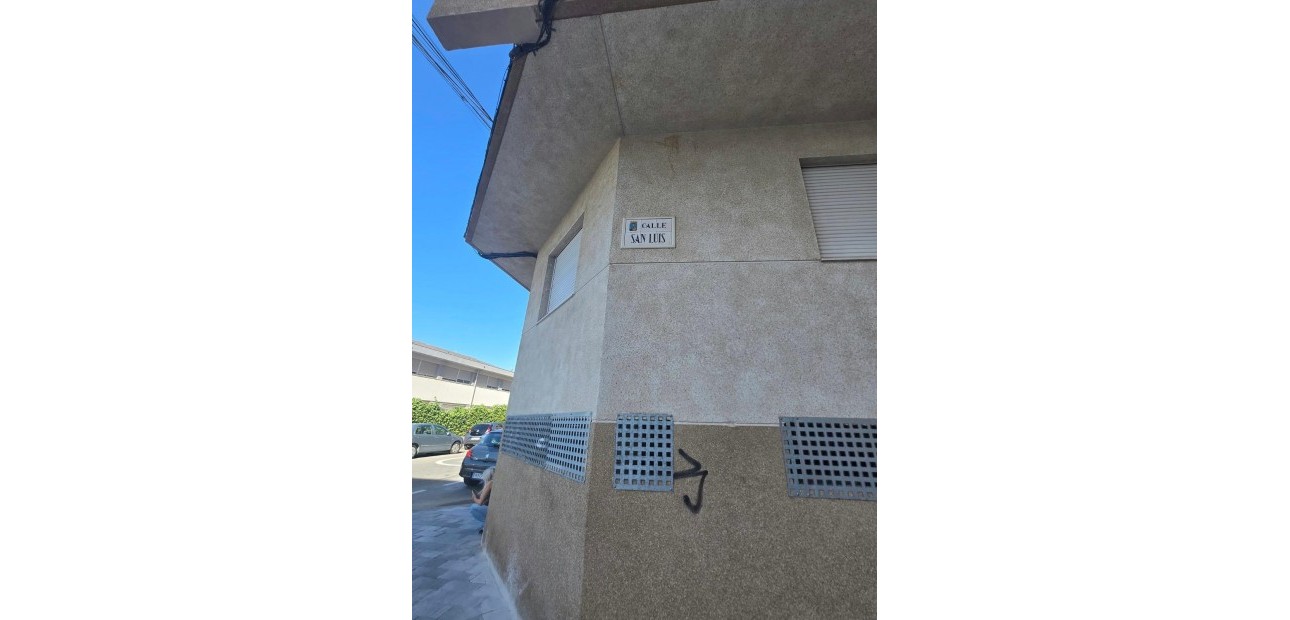 Sale - Apartment / flat -
Torrevieja - torrevieja