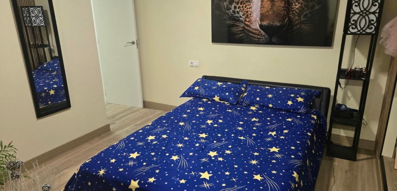 Sale - Apartment / flat -
Torrevieja - torrevieja