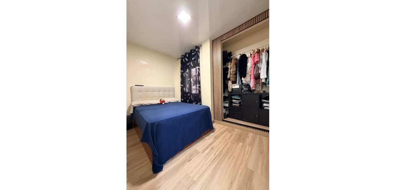 Sale - Apartment / flat -
Torrevieja - torrevieja