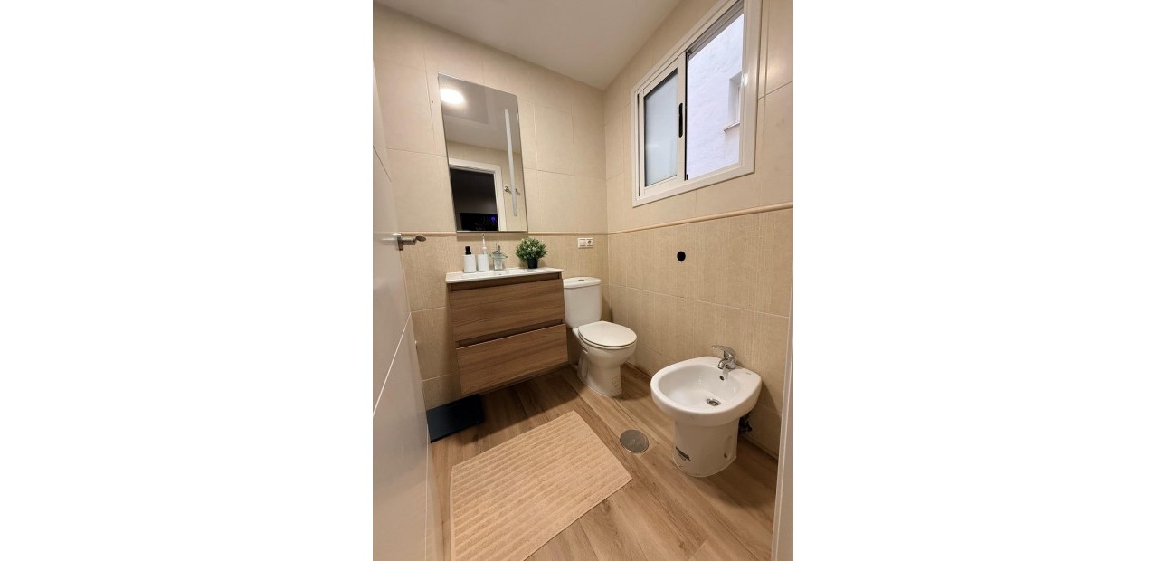 Sale - Apartment / flat -
Torrevieja - torrevieja