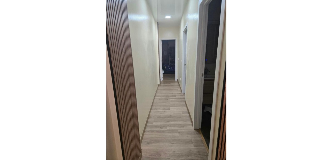Sale - Apartment / flat -
Torrevieja - torrevieja