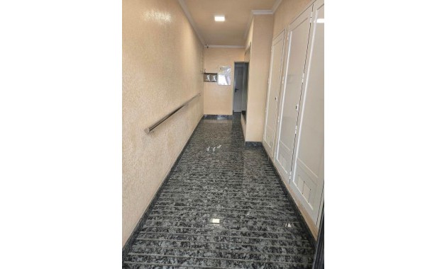Sale - Apartment / flat -
Torrevieja - torrevieja