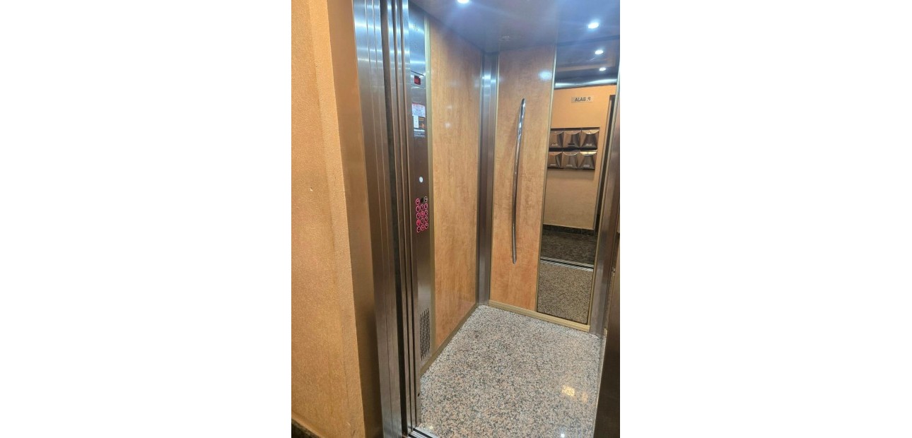 Sale - Apartment / flat -
Torrevieja - torrevieja