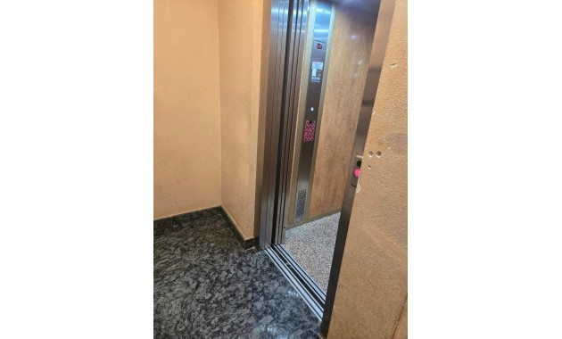 Sale - Apartment / flat -
Torrevieja - torrevieja