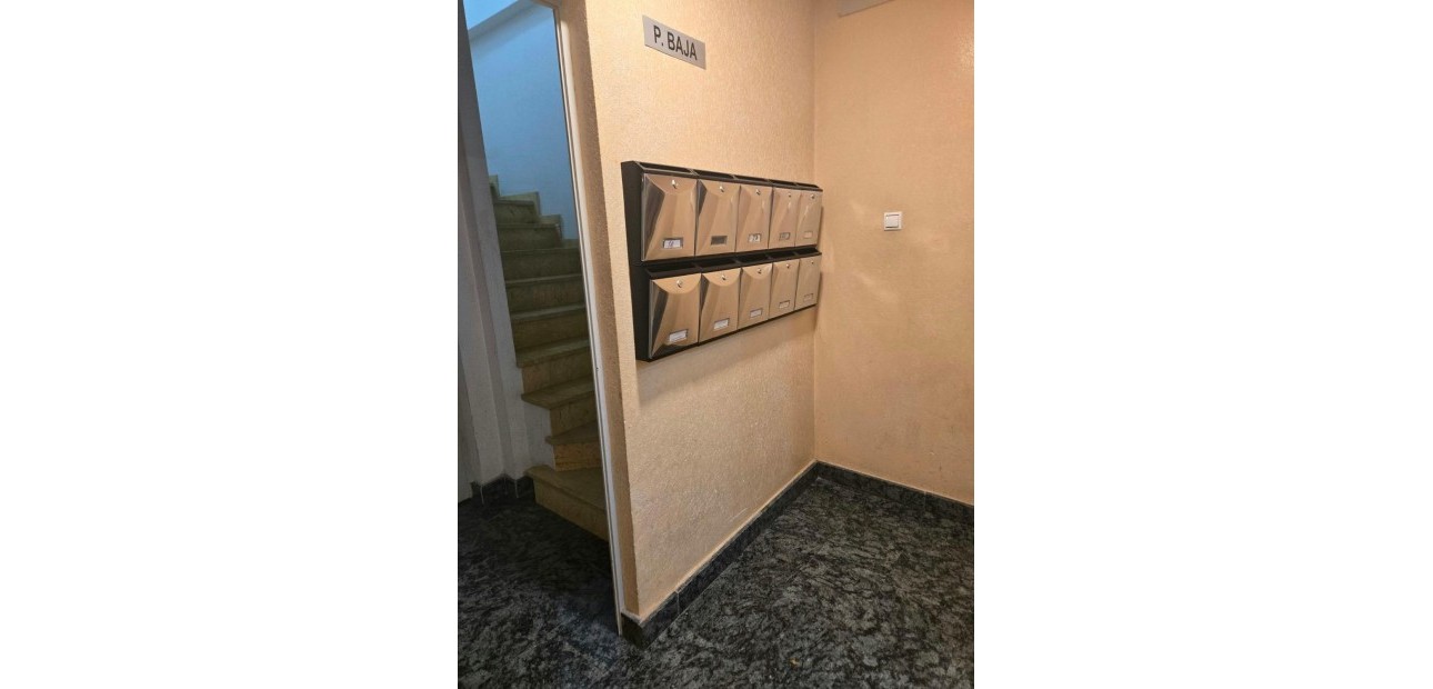 Sale - Apartment / flat -
Torrevieja - torrevieja