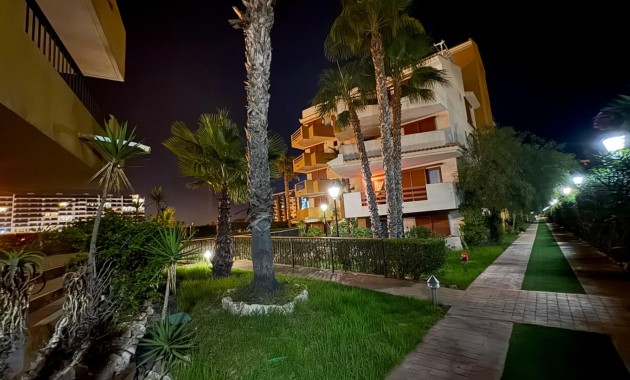Venta - Apartamento / piso -
Torrevieja - Punta prima