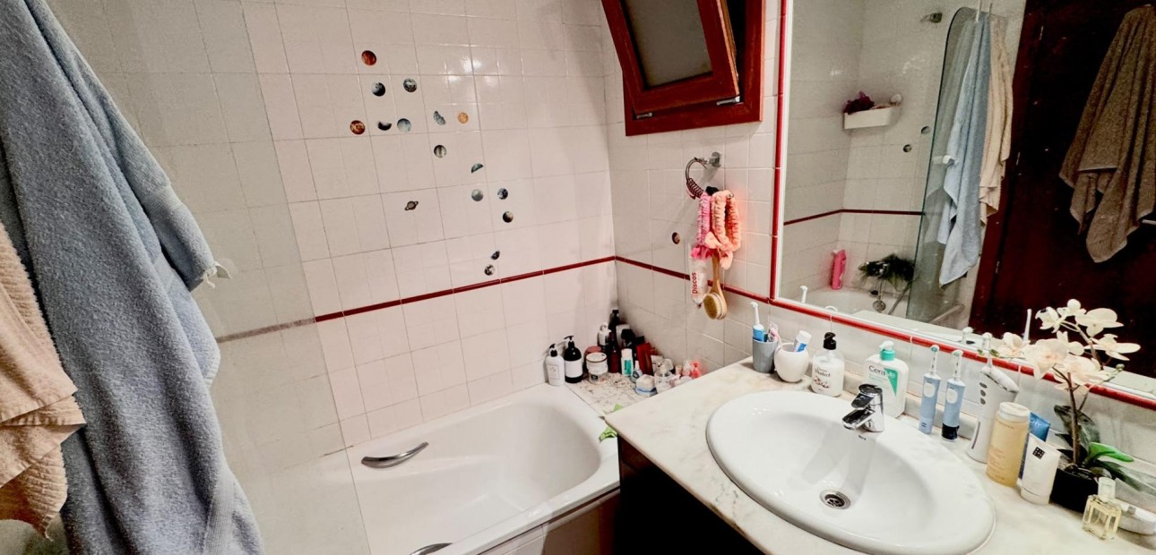 Venta - Apartamento / piso -
Torrevieja - Punta prima