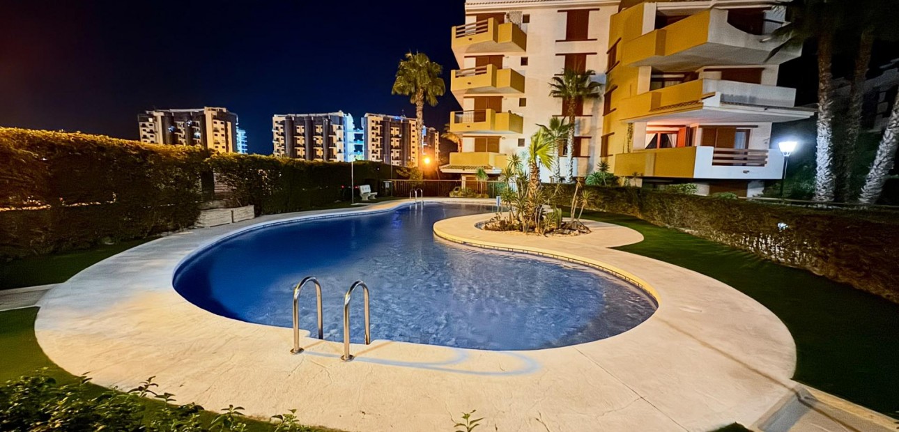 Venta - Apartamento / piso -
Torrevieja - Punta prima