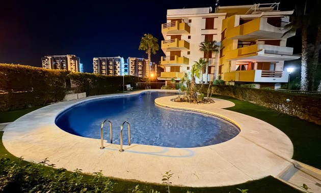 Venta - Apartamento / piso -
Torrevieja - Punta prima