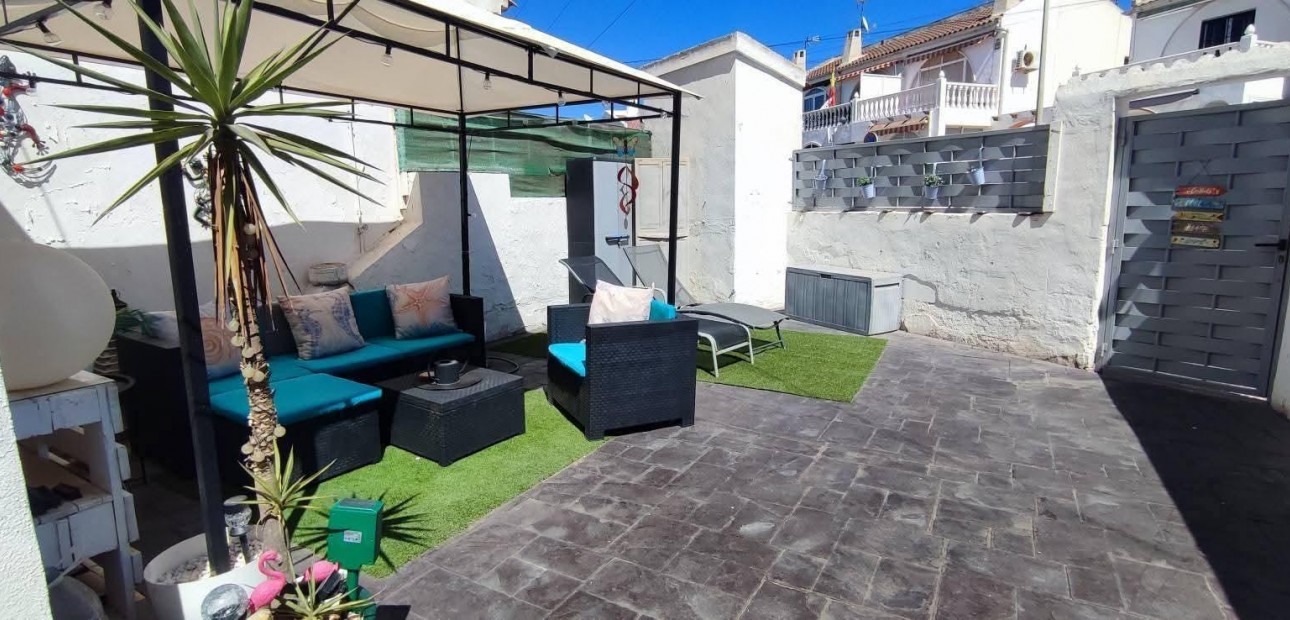 Venta - Apartamento / piso -
Torrevieja - La Mata pueblo