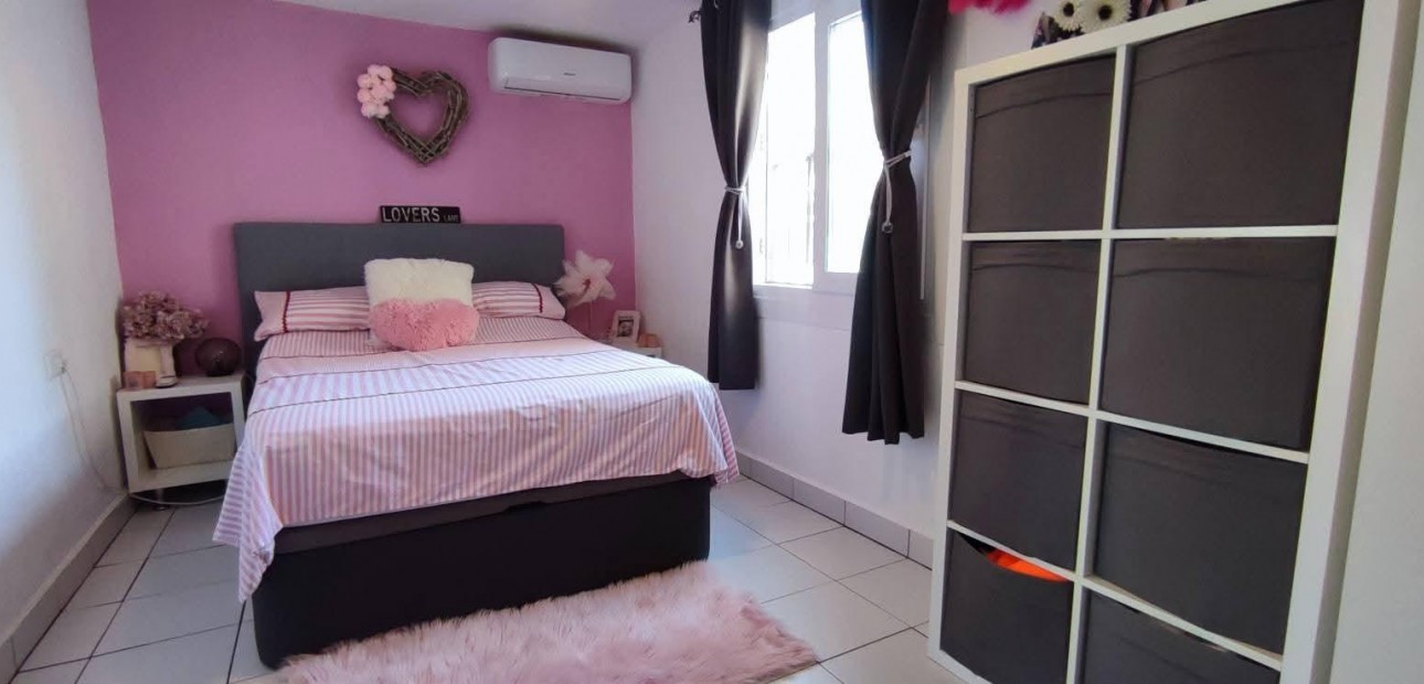 Venta - Apartamento / piso -
Torrevieja - La Mata pueblo