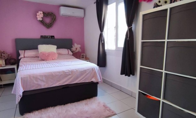 Venta - Apartamento / piso -
Torrevieja - La Mata pueblo
