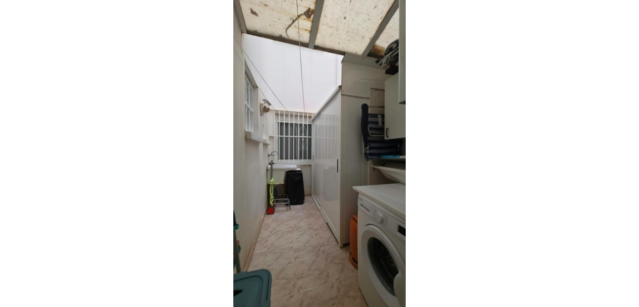 Venta - Apartamento / piso -
Torrevieja - Paseo maritimo
