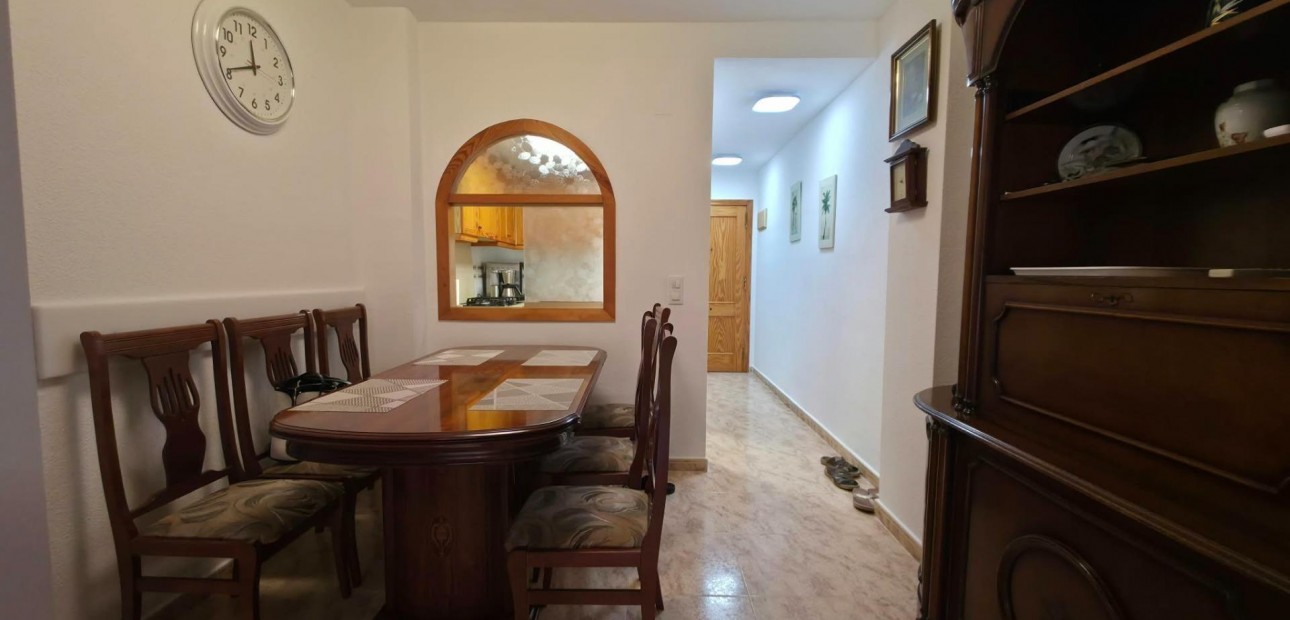 Venta - Apartamento / piso -
Torrevieja - Paseo maritimo