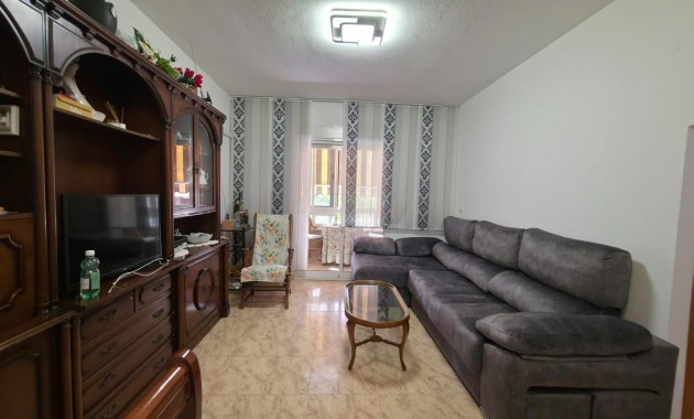 Venta - Apartamento / piso -
Torrevieja - Paseo maritimo