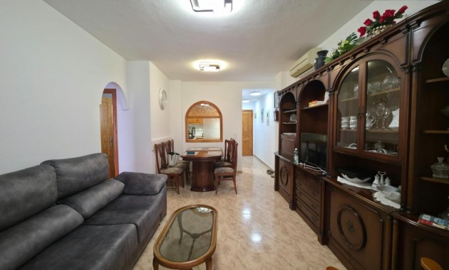 Venta - Apartamento / piso -
Torrevieja - Paseo maritimo